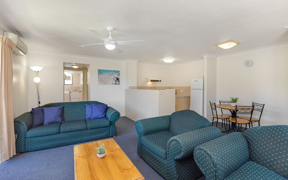 Kirra Belle 2 – Central Kirra – Pet Friendly – Min. 3 Night Stays!