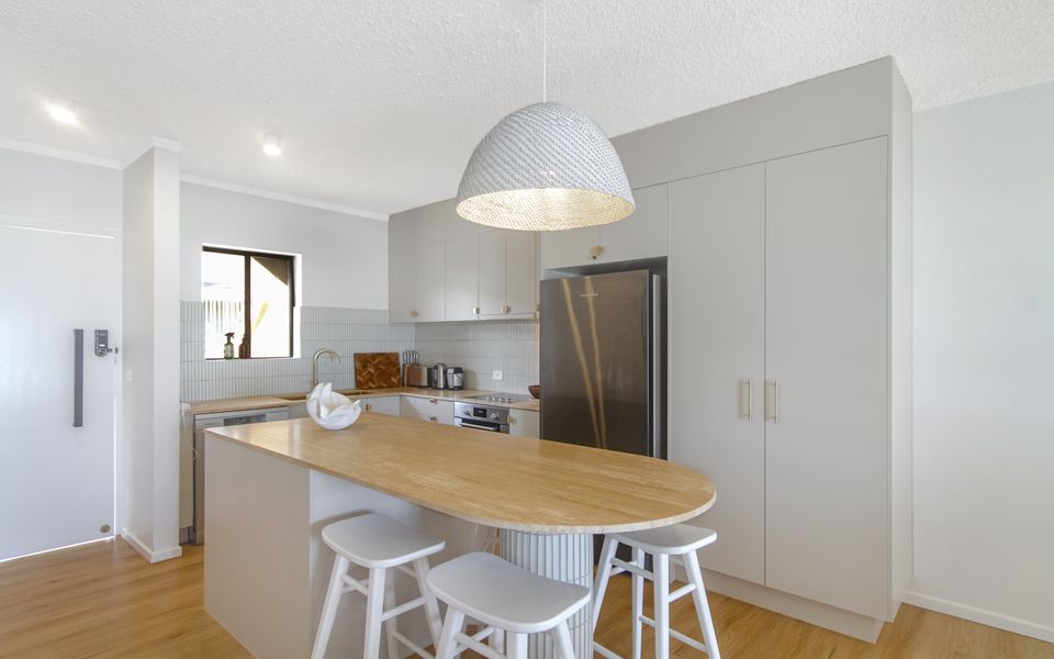 Pacific Breeze 3 – Absolute Beachfront Luxury – All Linen Provided – Min. 2 Night Stays!