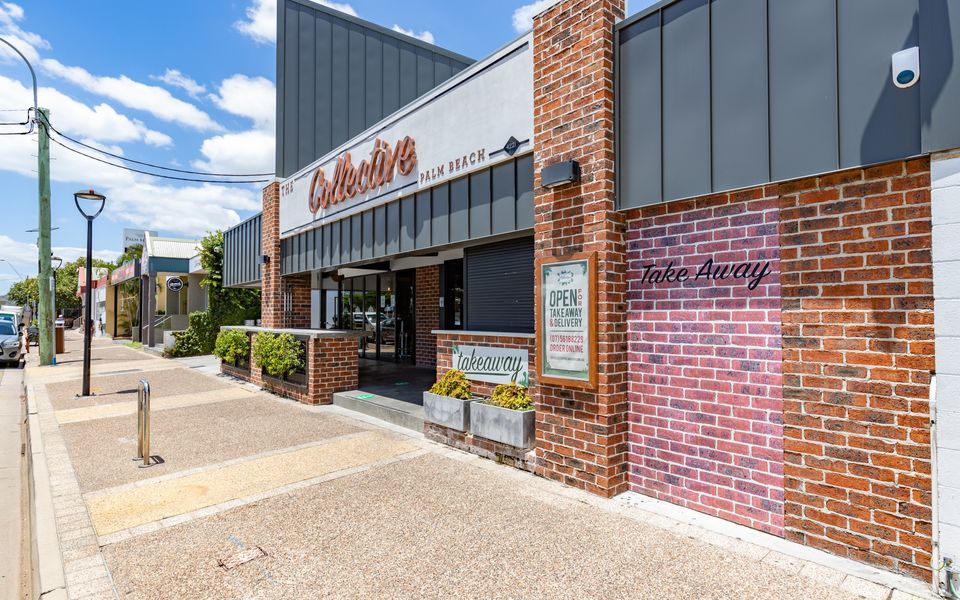 Pacific Breeze 3 – Absolute Beachfront Luxury – All Linen Provided – Min. 2 Night Stays!