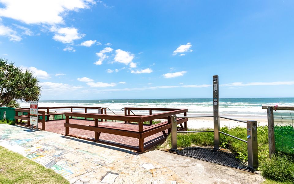 Pacific Breeze 3 – Absolute Beachfront Luxury – All Linen Provided – Min. 2 Night Stays!