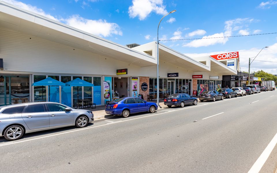 Pacific Breeze 3 – Absolute Beachfront Luxury – All Linen Provided – Min. 2 Night Stays!