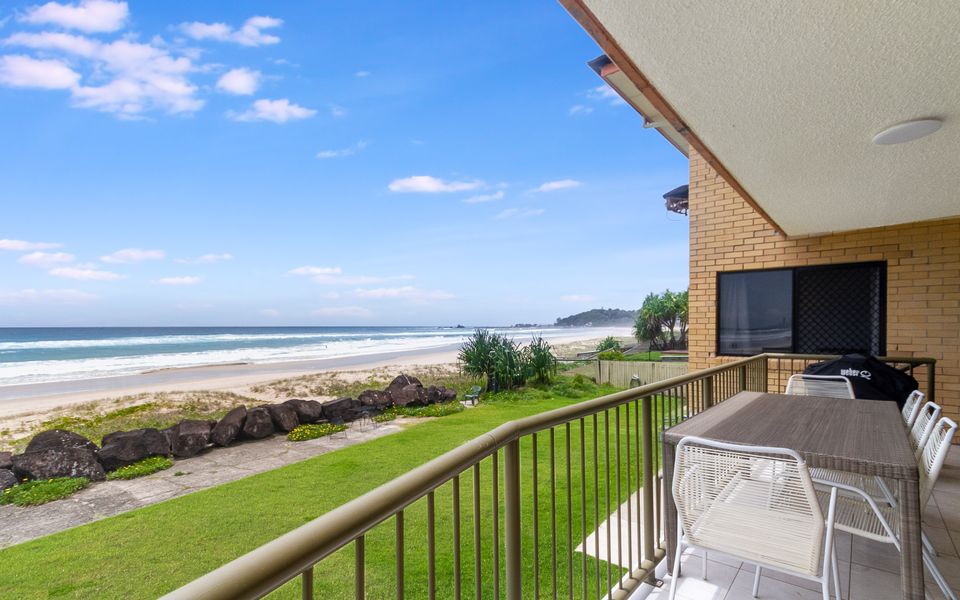 Pacific Breeze 3 – Absolute Beachfront Luxury – All Linen Provided – Min. 2 Night Stays!