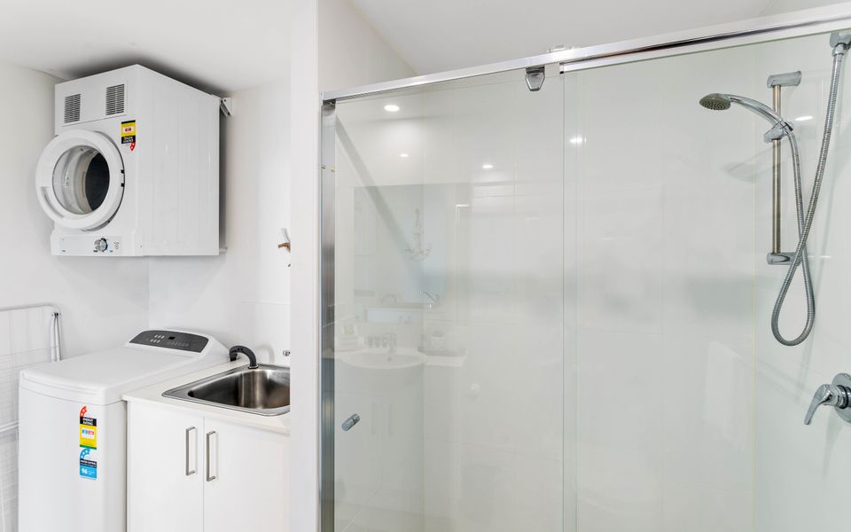 Escape at Evolve 602 – Luxury Apartment in Central Location – Min. 3 night stays!