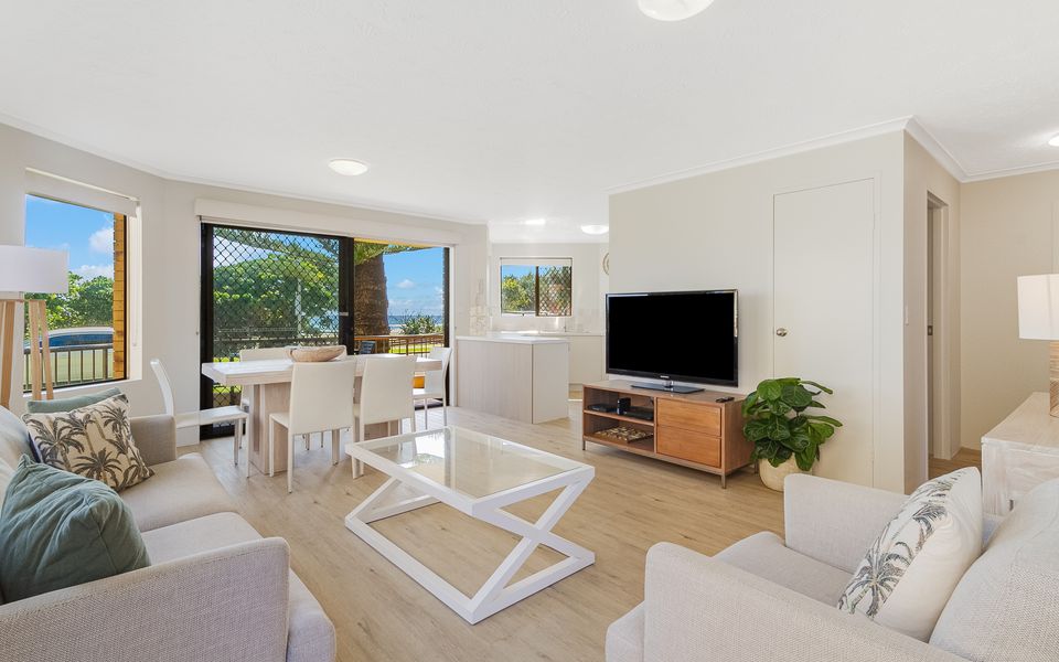 Point View Lodge 2 – Ground Floor Beachfront Bilinga