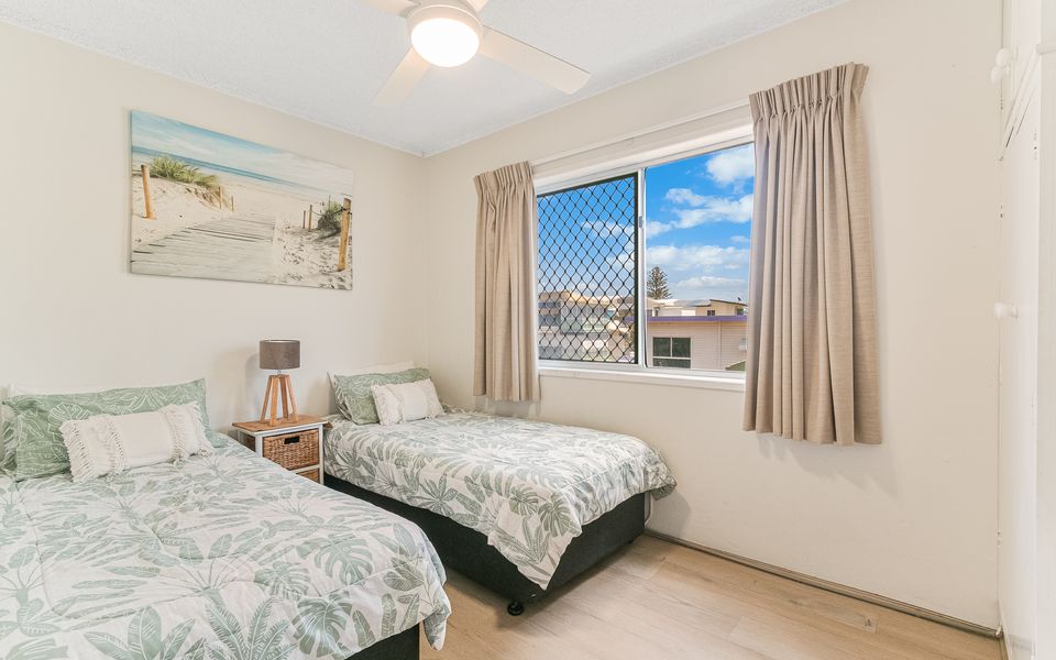 Longbeach 6 – Beachfront Bilinga – Min. 3 night stays!