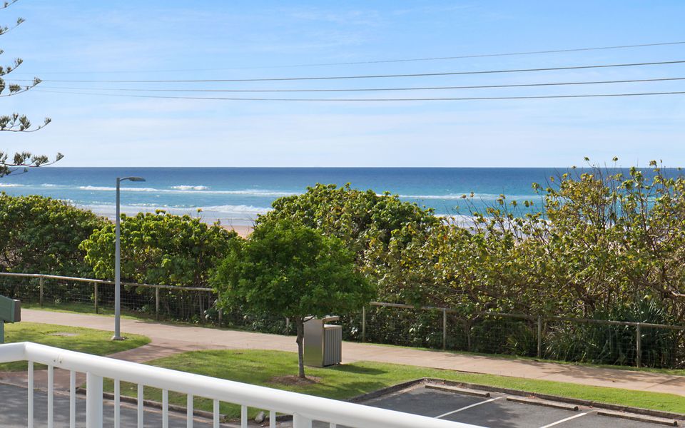 Longbeach 6 – Beachfront Bilinga – Min. 3 night stays!