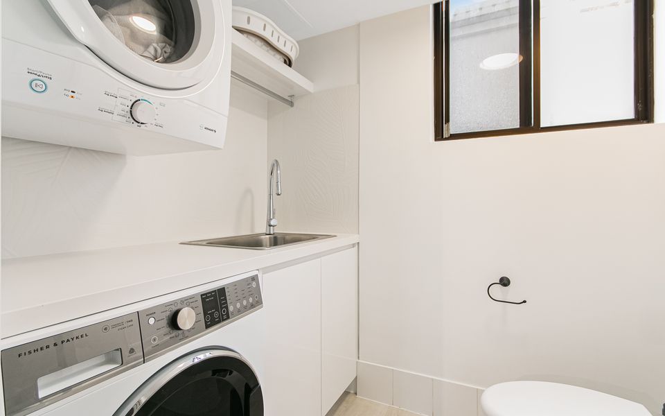 San Simeon 4 – Ground Floor, Absolute Beachfront Tugun – Min. 3 night stays!