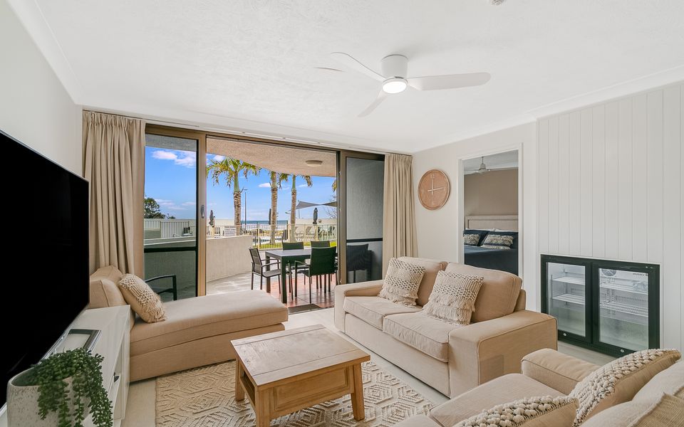 San Simeon 4 – Ground Floor, Absolute Beachfront Tugun – Min. 3 night stays!