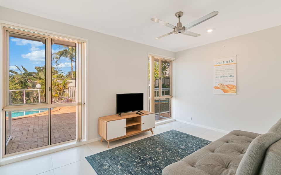 Serenity – Absolute Waterfront on the Cusp of Palm Beach – Min. 3 Night Stays!