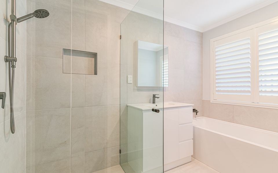Serenity – Absolute Waterfront on the Cusp of Palm Beach – Min. 3 Night Stays!