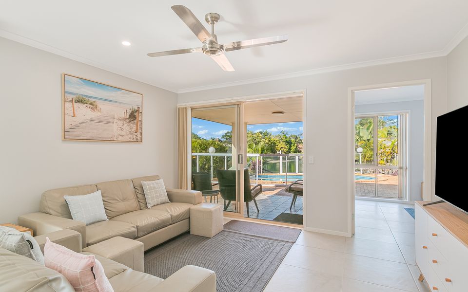 Serenity – Absolute Waterfront on the Cusp of Palm Beach – Min. 3 Night Stays!