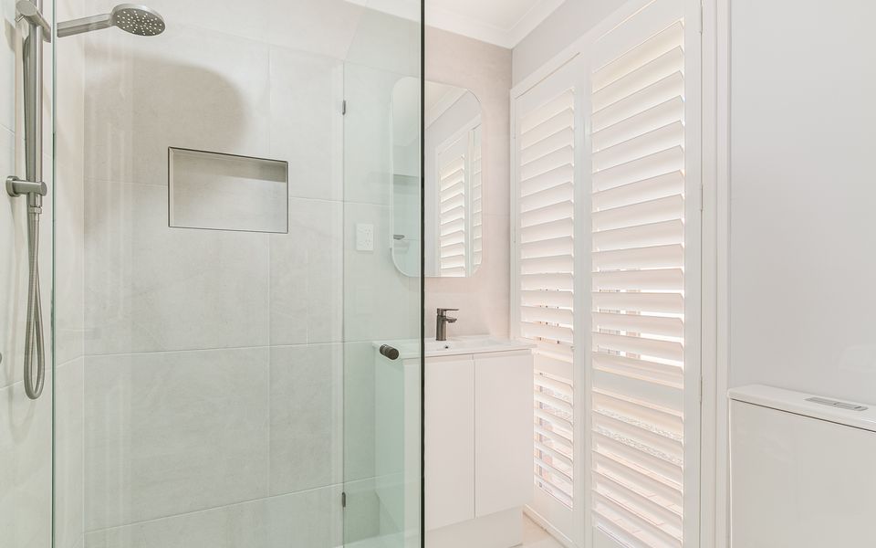 Serenity – Absolute Waterfront on the Cusp of Palm Beach – Min. 3 Night Stays!