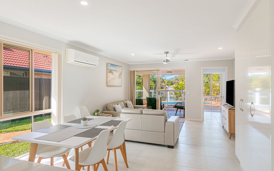 Serenity – Absolute Waterfront on the Cusp of Palm Beach – Min. 3 Night Stays!