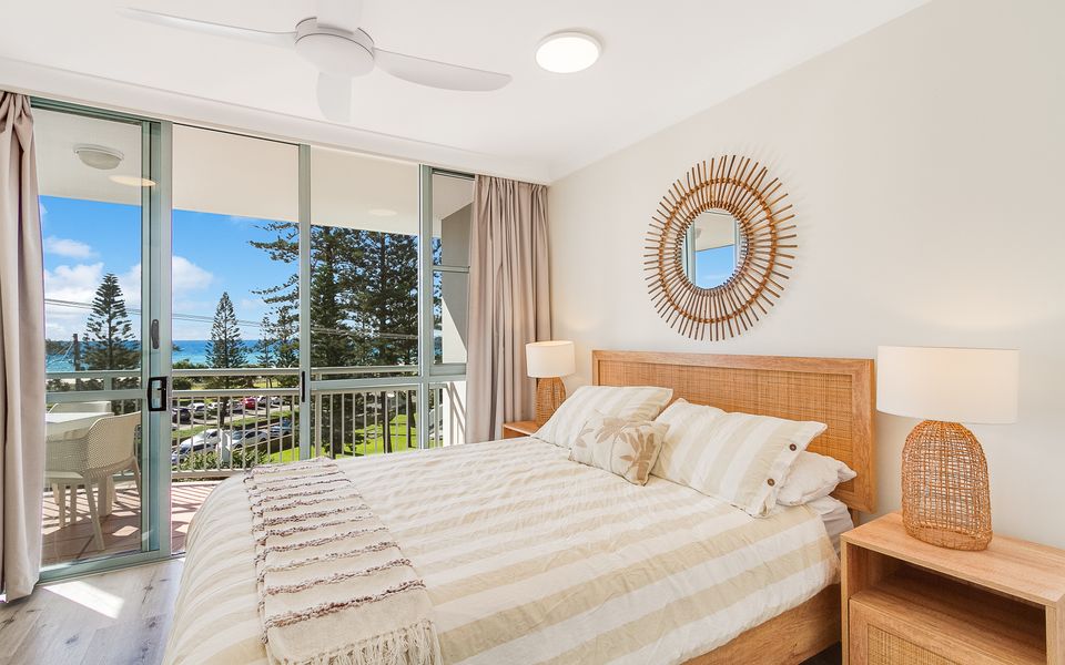 Sunset on Kirra – Beachfront Kirra – Min. 3 Night Stays!