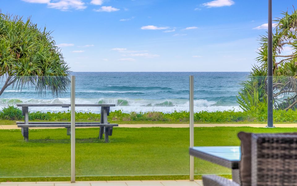 Aqua Solai 1 – Absolute Beachfront Tugun – Min. 3 Night Stays!