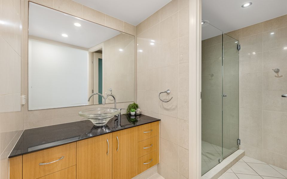 Aqua Solai 1 – Absolute Beachfront Tugun – Min. 3 Night Stays!