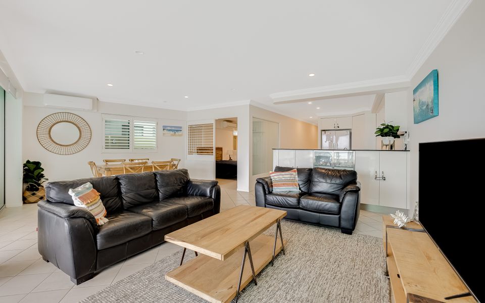 Aqua Solai 1 – Absolute Beachfront Tugun – Min. 3 Night Stays!