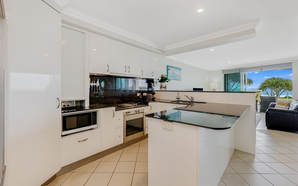 Aqua Solai 1 – Absolute Beachfront Tugun – Min. 3 Night Stays!