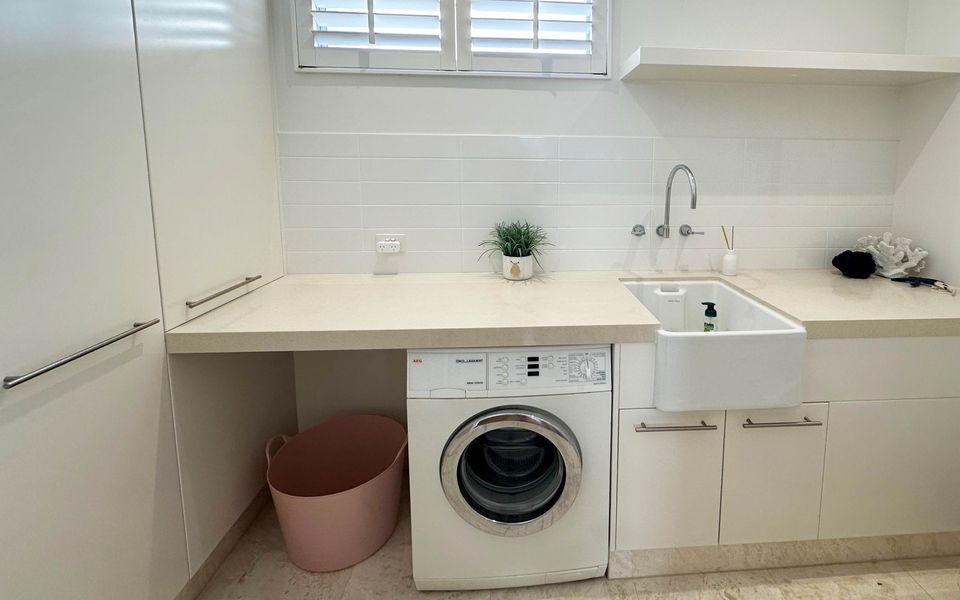 Beachfront Bliss – Absolute Beachfront Luxury Palm Beach – Linen Provided