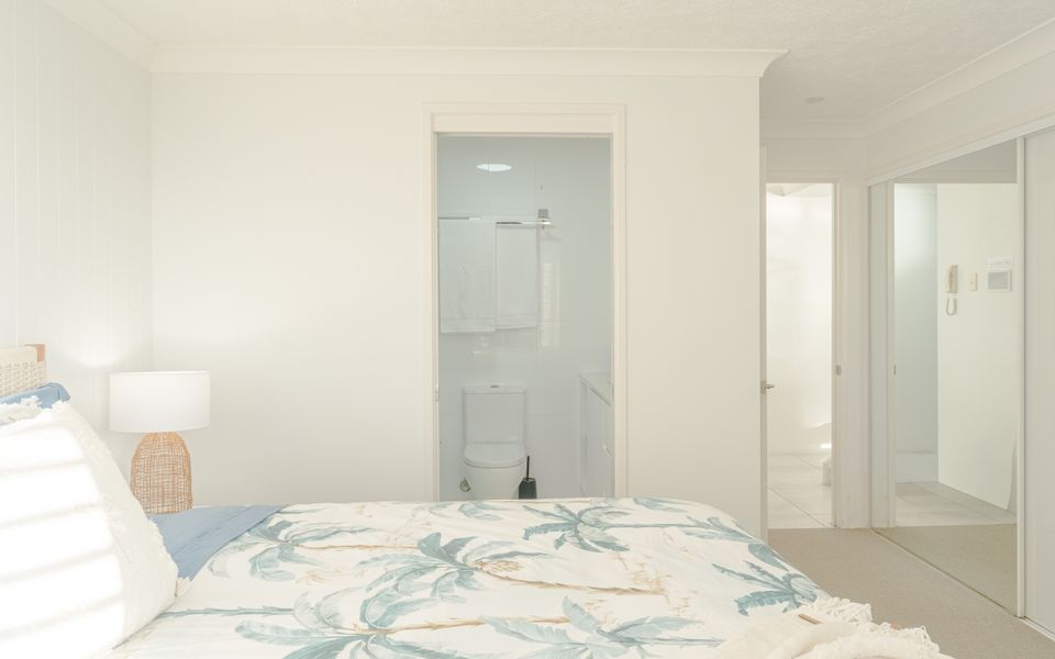 Seacrest 9 – Absolute Beachfront Tugun – Linen Provided!
