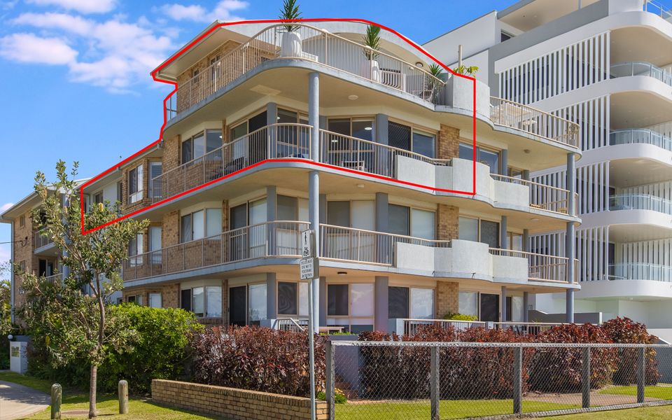 Seacrest 9 – Absolute Beachfront Tugun – Linen Provided!