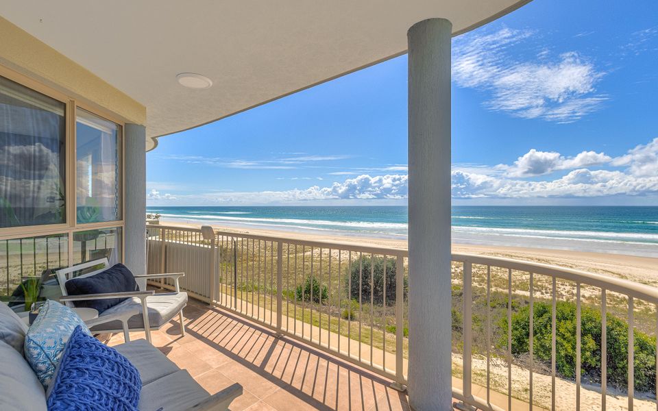 Seacrest 9 – Absolute Beachfront Tugun – Linen Provided!