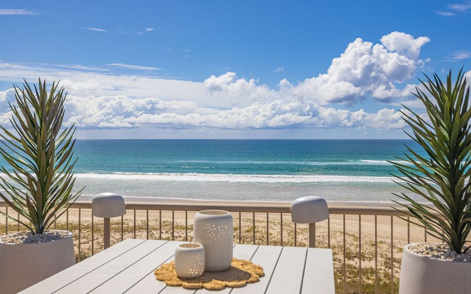 Seacrest 9 – Absolute Beachfront Tugun – Linen Provided!