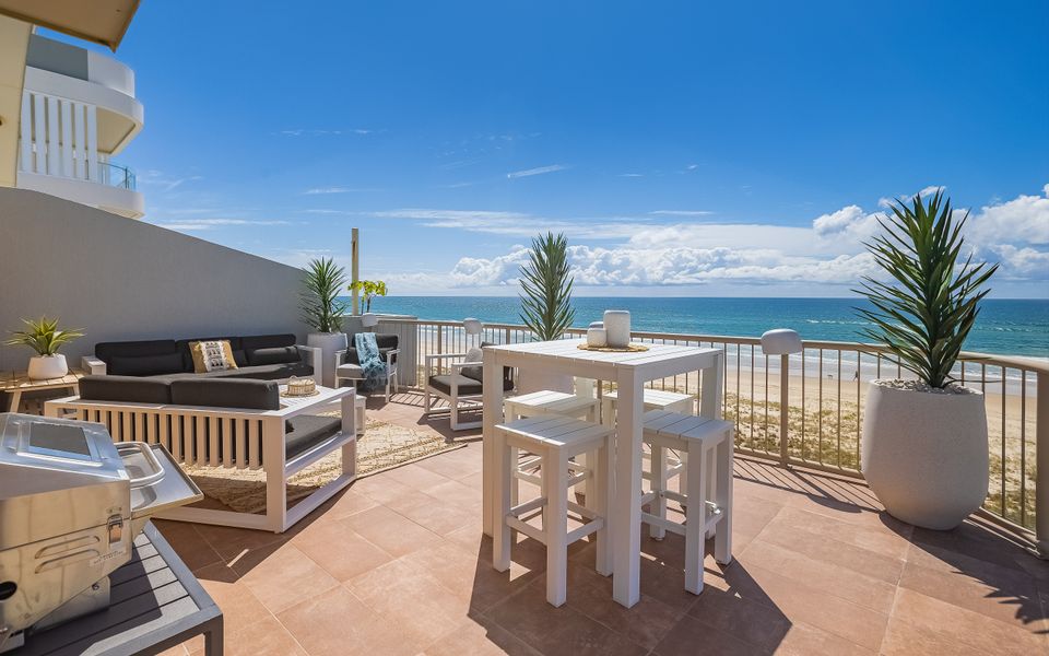 Seacrest 9 – Absolute Beachfront Tugun – Linen Provided!