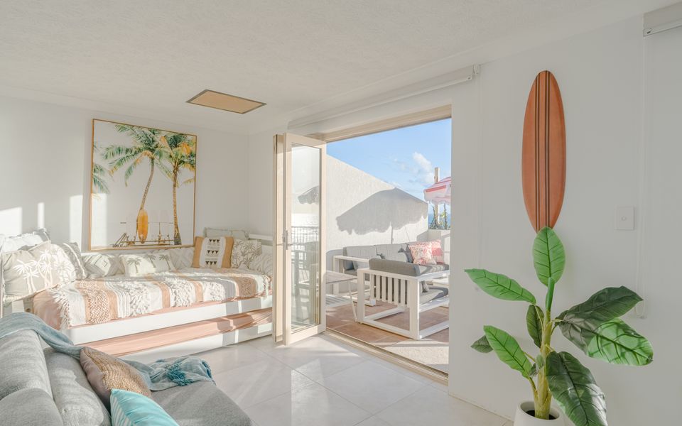 Seacrest 9 – Absolute Beachfront Tugun – Linen Provided!