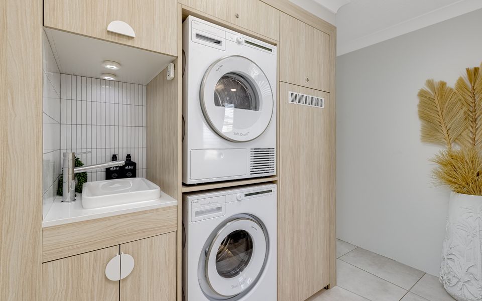 Seacrest 9 – Absolute Beachfront Tugun – Linen Provided!