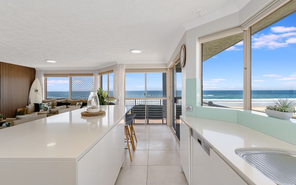 Seacrest 9 – Absolute Beachfront Tugun – Linen Provided!