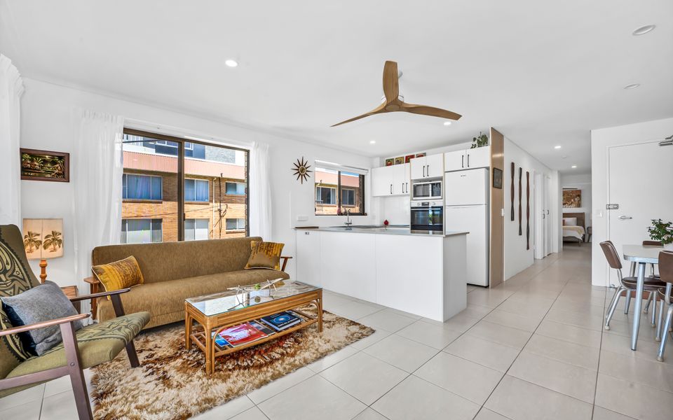 Lou’s Tiki Pad – Beachfront Bilinga / North Kirra – Min. 2 Night Stays!