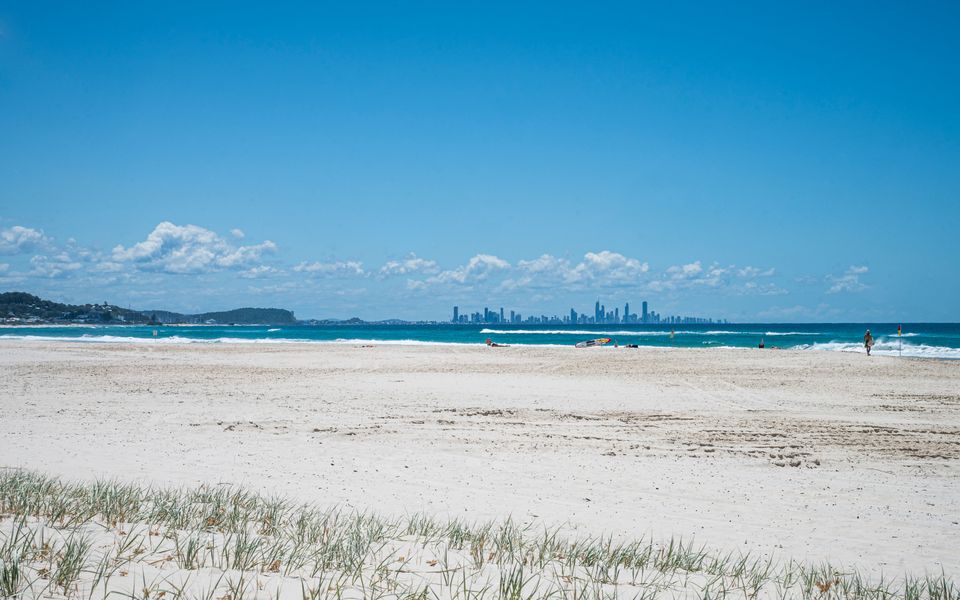 Lou’s Tiki Pad – Beachfront Bilinga / North Kirra – Min. 2 Night Stays!