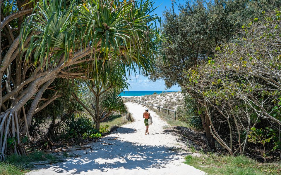 Lou’s Tiki Pad – Beachfront Bilinga / North Kirra – Min. 2 Night Stays!