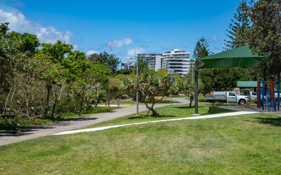 Lou’s Tiki Pad – Beachfront Bilinga / North Kirra – Min. 2 Night Stays!