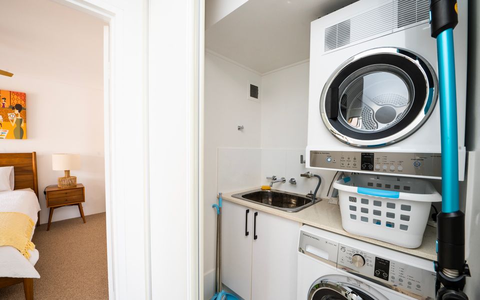 Lou’s Tiki Pad – Beachfront Bilinga / North Kirra – Min. 2 Night Stays!