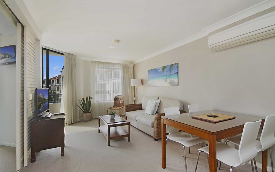 Calypso Plaza 419 – Coolangatta Beachfront – Min. 3 Night Stays!