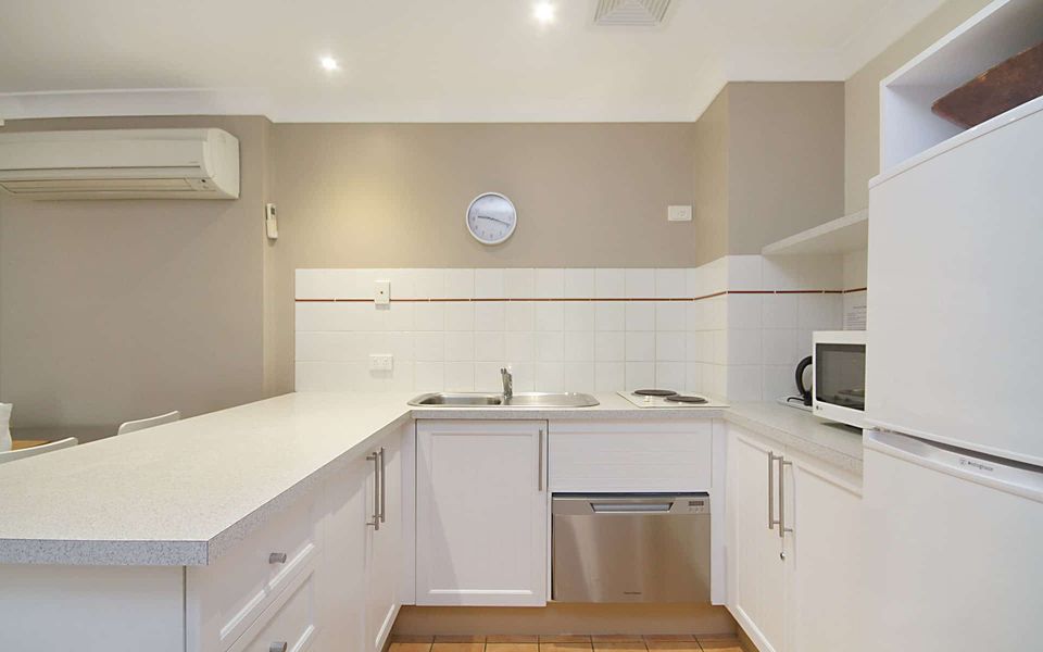 Calypso Plaza 419 – Coolangatta Beachfront – Min. 3 Night Stays!