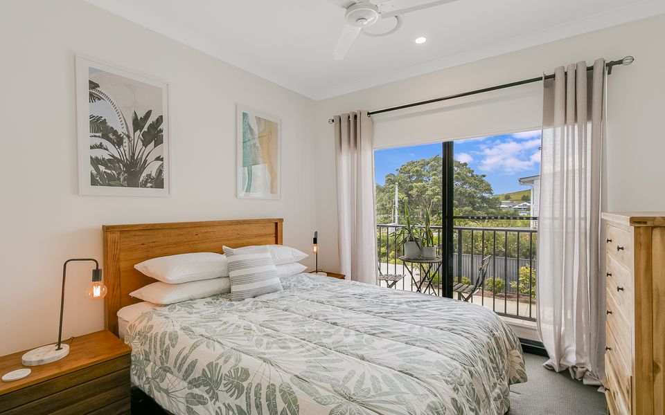 The Villa at Fraser Cove – Modern Pet Friendly Villa – Min. 3 Night Stays!