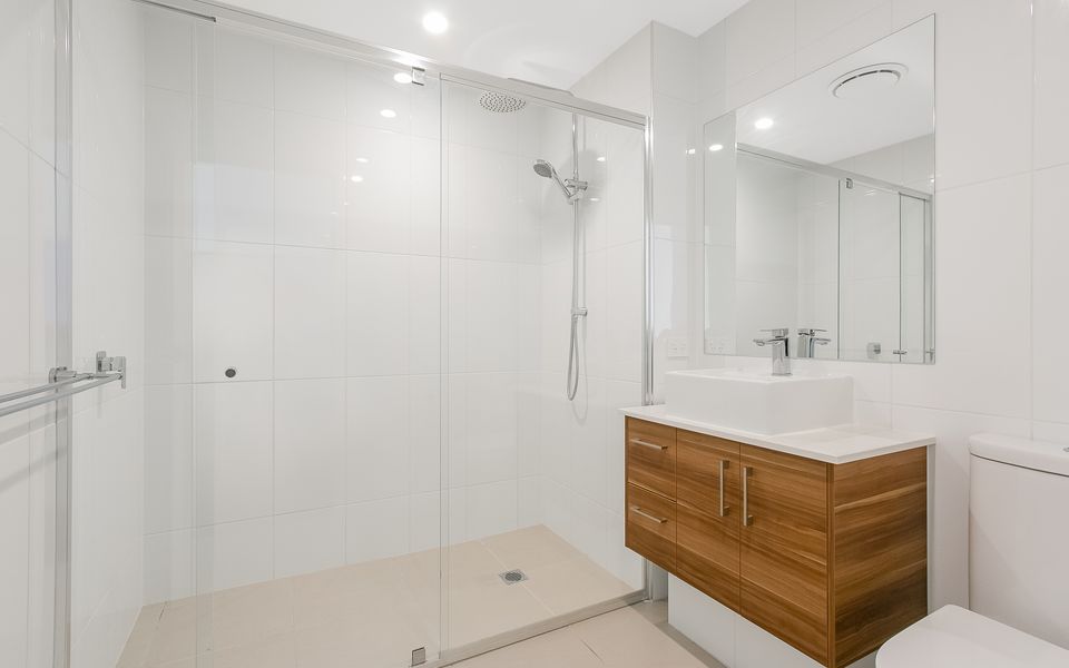 The Villa at Fraser Cove – Modern Pet Friendly Villa – Min. 3 Night Stays!