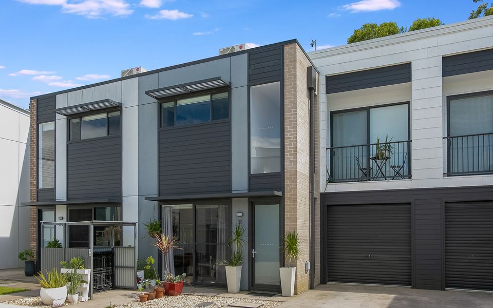 The Villa at Fraser Cove – Modern Pet Friendly Villa – Min. 3 Night Stays!