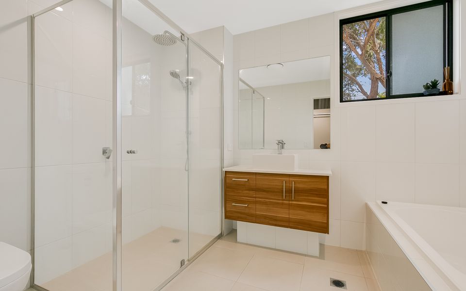 The Villa at Fraser Cove – Modern Pet Friendly Villa – Min. 3 Night Stays!