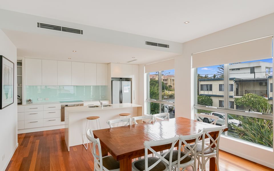 Palm Salt – Pet Friendly Beachside Villa in Palm Beach – Linen Provided – Min. 3 Night Stays!