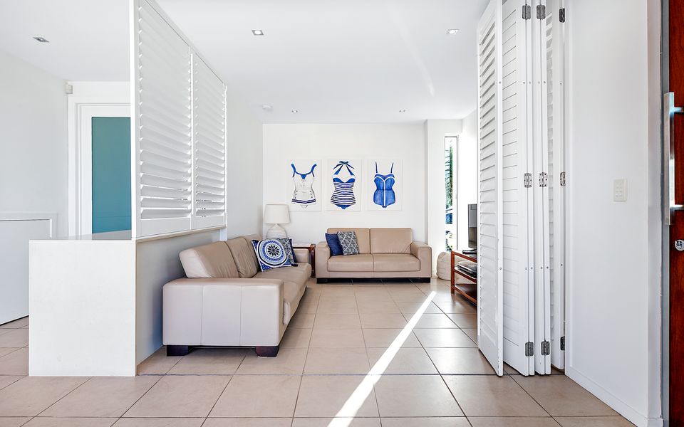 Palm Salt – Pet Friendly Beachside Villa in Palm Beach – Linen Provided – Min. 3 Night Stays!