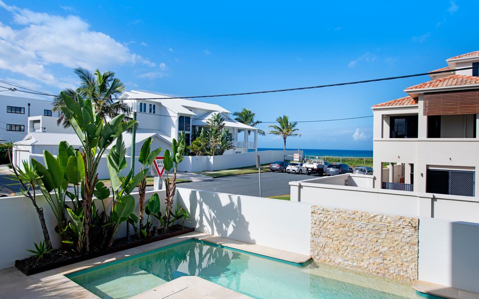 Palm Salt – Pet Friendly Beachside Villa in Palm Beach – Linen Provided – Min. 3 Night Stays!