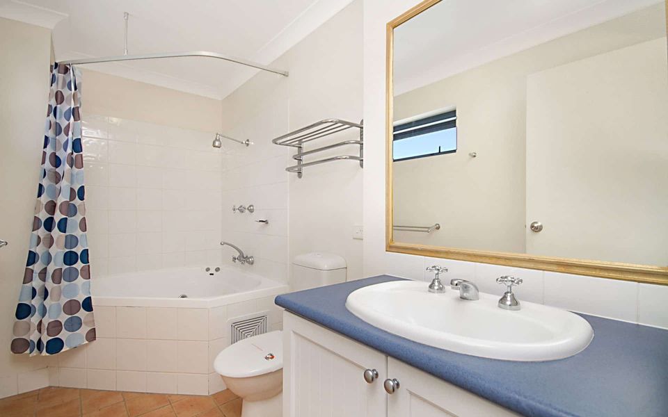 Calypso Plaza 403 – Coolangatta Beachfront