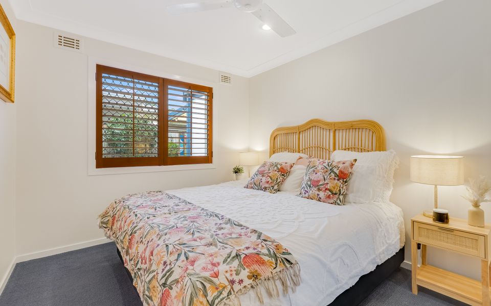 Villa Paralia – Mediterranean Entertainers’ Home in The Heart of Currumbin – Min. 3 Night Stays – Pet Friendly!