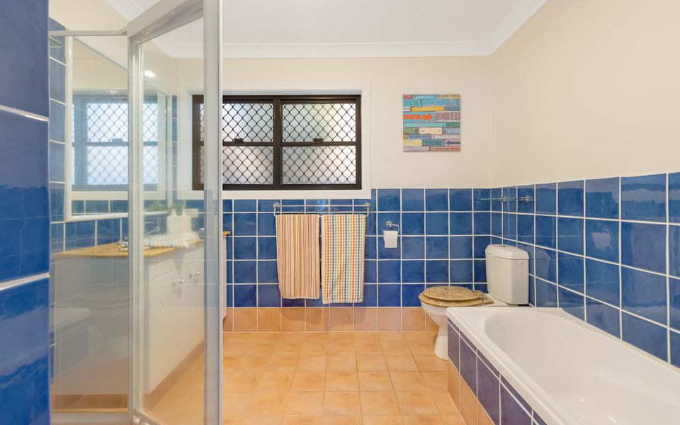 Villa Paralia – Mediterranean Entertainers’ Home in The Heart of Currumbin – Min. 3 Night Stays – Pet Friendly!