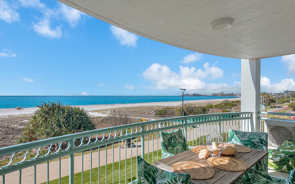 Golden Sea 10 – Absolute Beachfront Bilinga