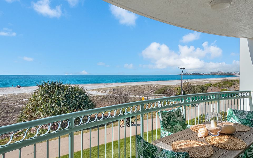 Golden Sea 10 – Absolute Beachfront Bilinga